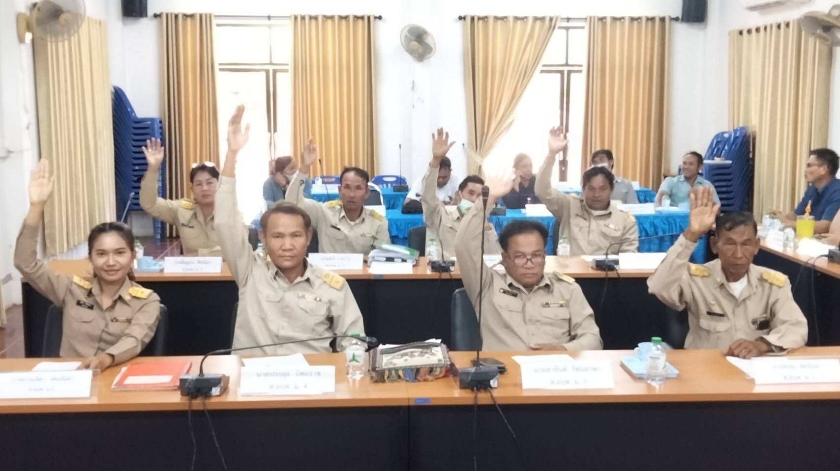 การอำนวยความสะดวกในการประชุมสภาองค์การบริหารส่วนตำบลเชิงชุม/ภาพบรรยากาศการประชุมสภาองค์การบริหารส่วนตำบลเชิงชุม